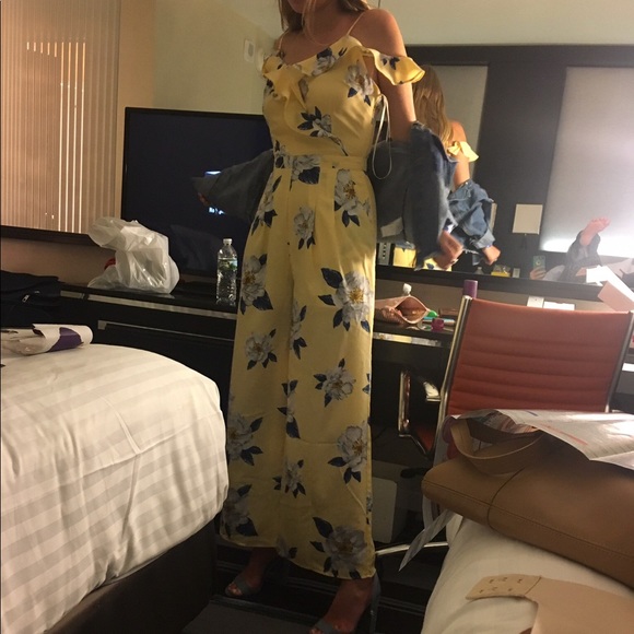 Yellow floral jumpsuit (worn once!) - Picture 2 of 3